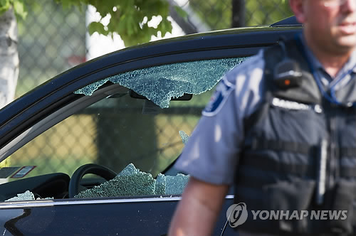 美버지니아 야구장 총기난사로 파손된 차량