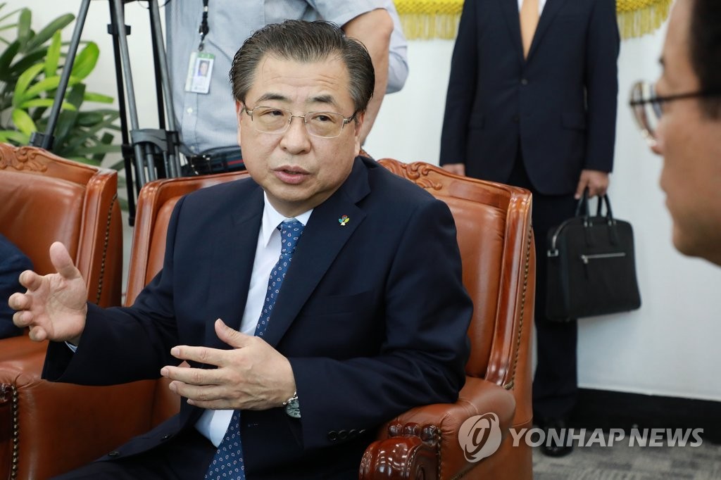 발언하는 서훈 국정원장