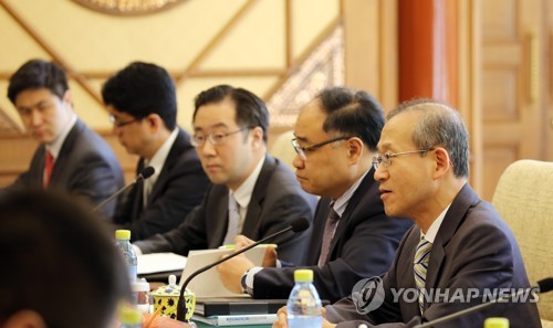 한·중 차관급 전략대화 참석한 임성남 차관