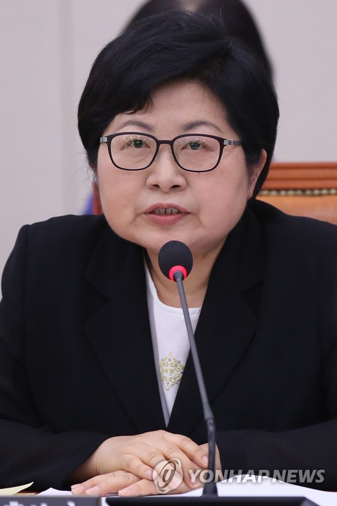 답변하는 정현백 후보자