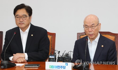 인사말하는 방통위원장