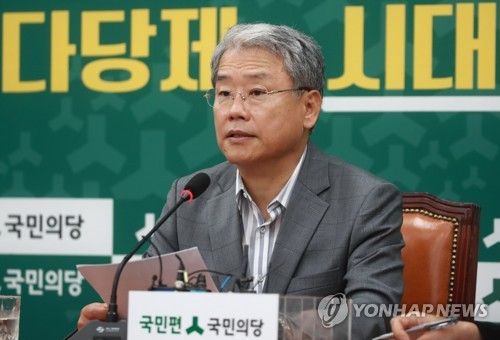 취임 100일 기자간담회 갖는 김동철 원내대표