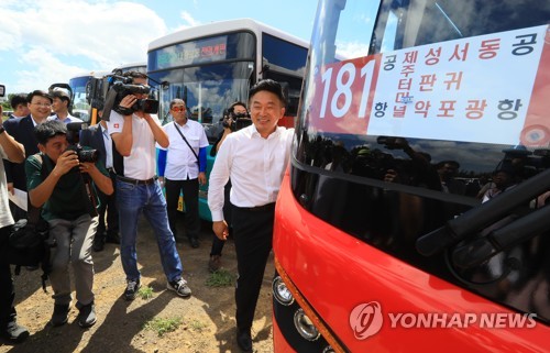 시승하는 원희룡 제주지사