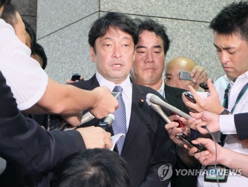 북한 핵실험 설명하는 일본 방위상