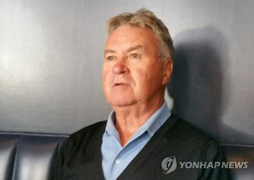 히딩크 "한국 축구 위해 어떤 역할이든 기여할 용의"