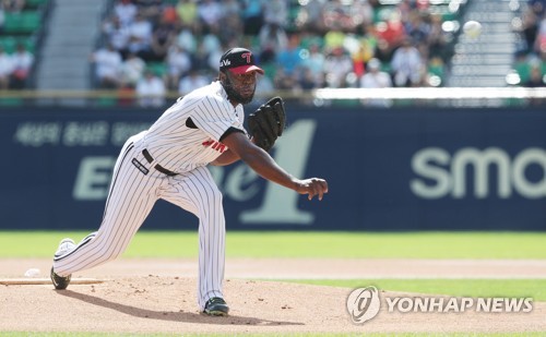 역투하는 소사