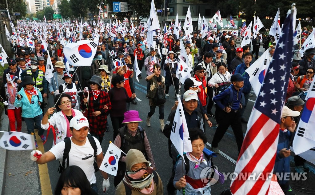 친박·보수성향 단체 "박근혜 석방 촉구"