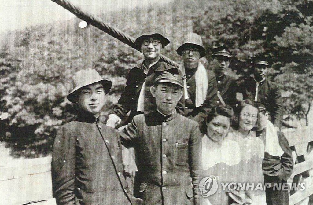 시인 윤동주가 일본 교토에서 촬영한 마지막 사진