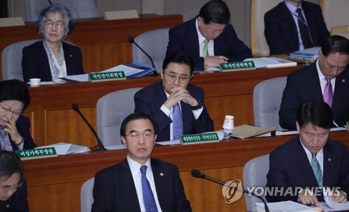 예결위 참석한 전병헌 정무수석
