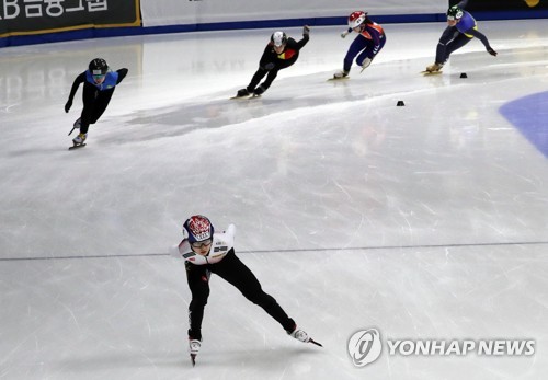 지난해 11월 월드컵 500m 예선에서 독주하는 최민정