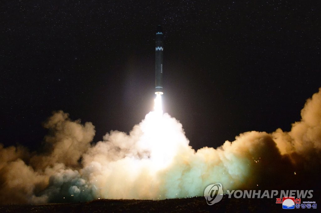 北朝鮮は１１月、新型のＩＣＢＭ級「火星１５」の発射実験を行った＝（朝鮮中央通信＝聯合ニュース）