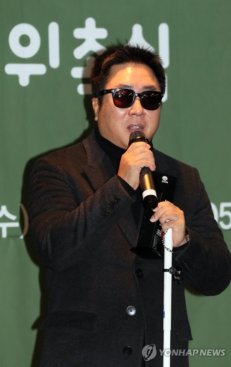 홍보대사 위촉 소감 말하는 이동우