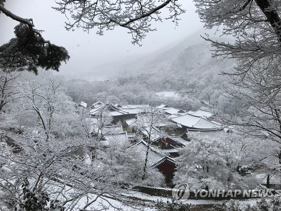 눈 덮인 순천 송광사