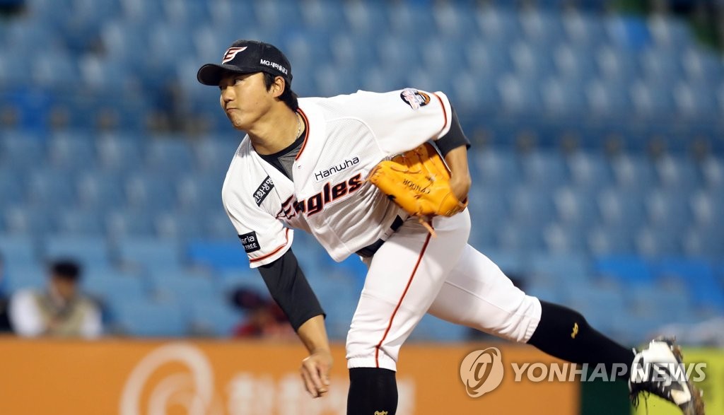 역투하는 안영명