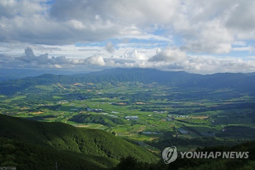 양구 DMZ 펀치볼 둘레길에서 평화기원 걷기
