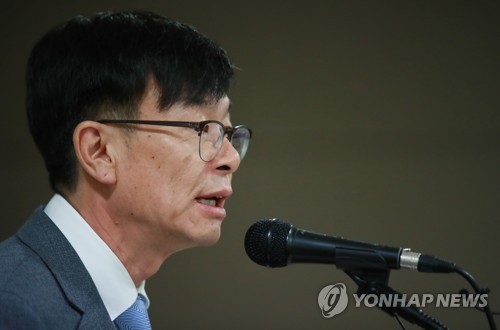 대리점 대책 발표하는 김상조 위원장