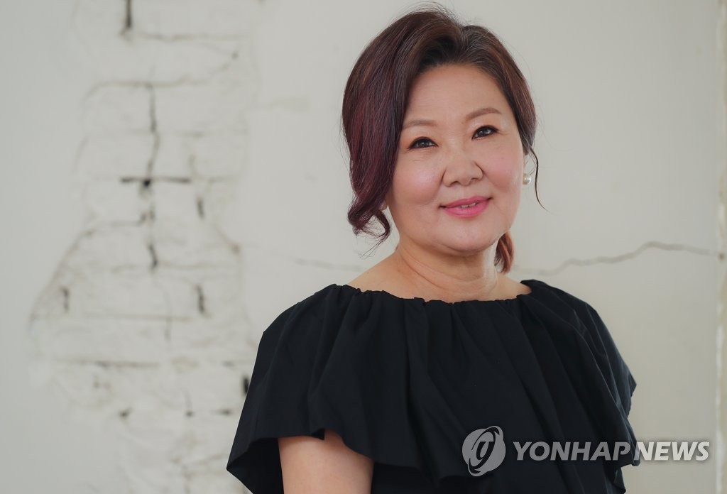 포즈 취하는 김해숙