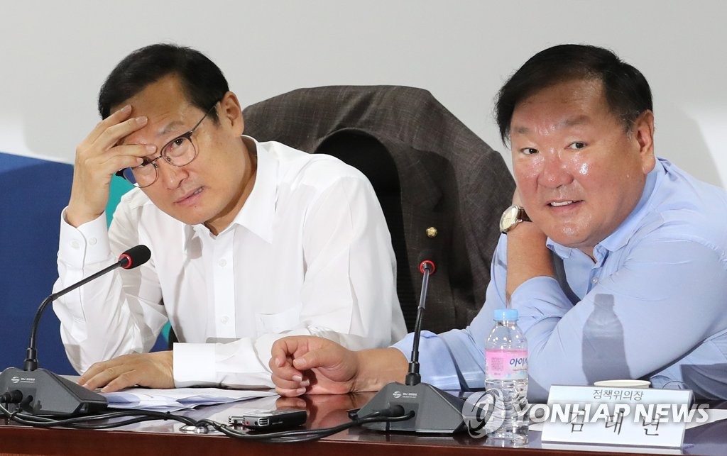 전기요금 고심하는 홍영표