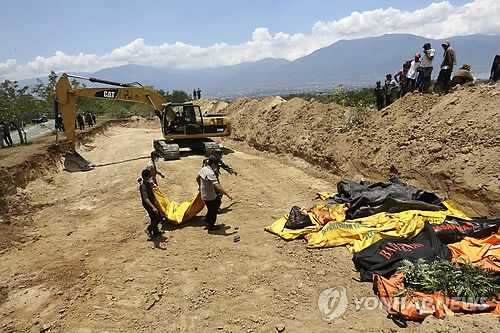 "印尼 강진·쓰나미 사망자 1천200명 넘어"