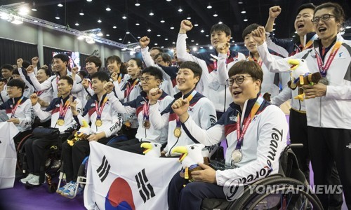 기념촬영하는 한국 탁구 대표팀