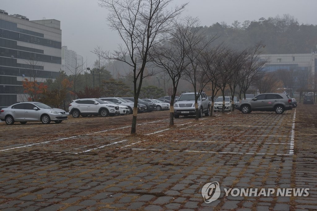 미세먼지 비상 '공공기관 차량 2부제'