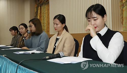 기자회견하는 컬링 전 여자대표팀 '팀킴'
