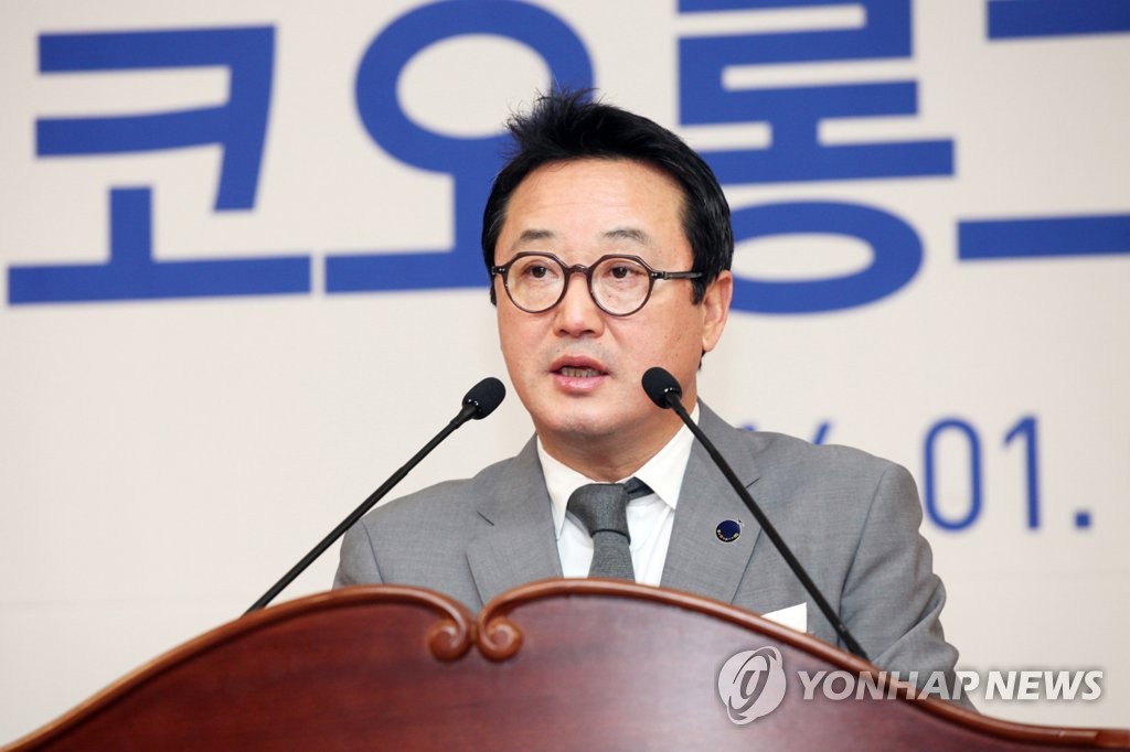 코오롱 이웅열, '23년 회장직' 전격 사퇴