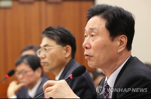 KTX 사고 관련 질의에 답변하는 김상균 철도시설공단 이사장
