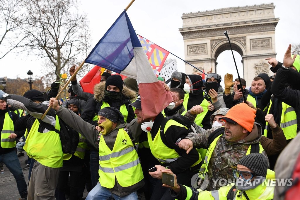 프랑스 파리의 '노란 조끼' 시위 [AFP = 연합뉴스 자료사진]
