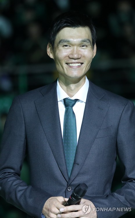 환한 웃음 짓는 김주성