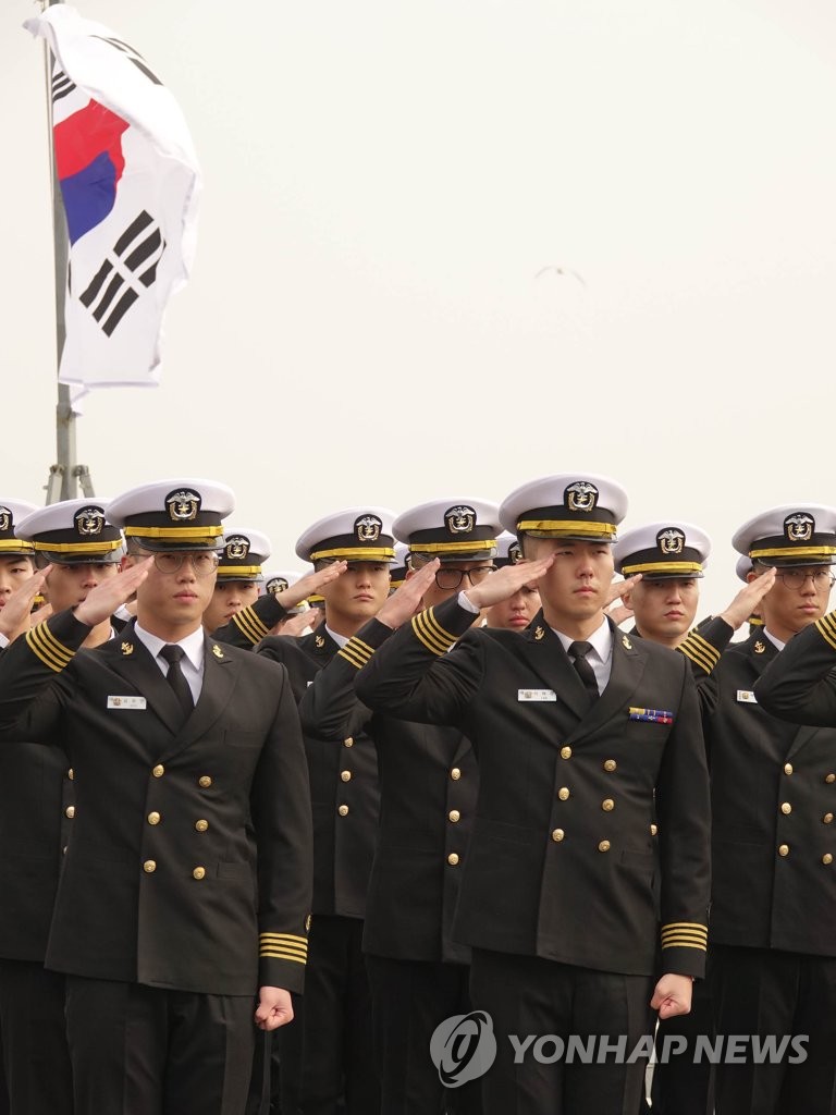 상하이서 휘날리는 태극기
