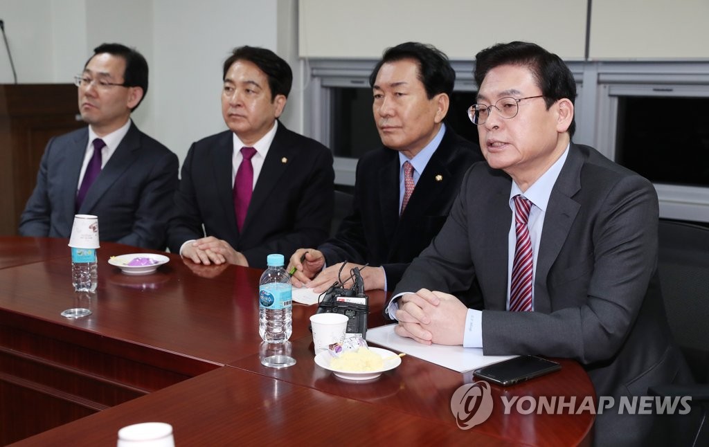 전당대회 연기 논의하는 한국당 당 대표 후보들