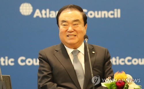 밝은 표정의 문희상 의장