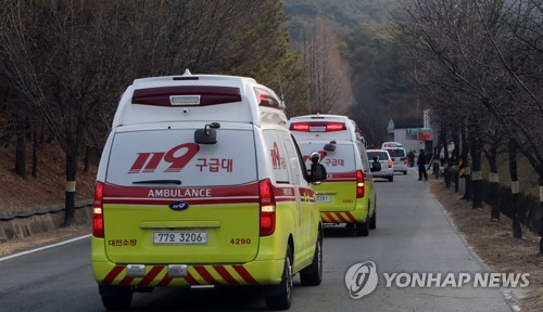 한화 대전공장으로 들어가는 구급차