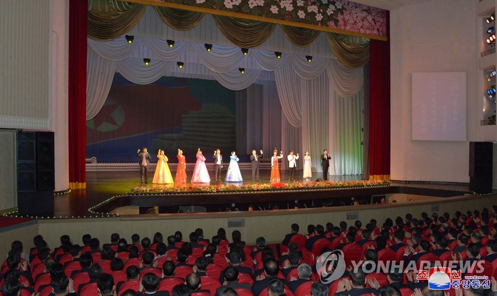 Koreans in Japan perform in NK Koreans in Japan perform in NK