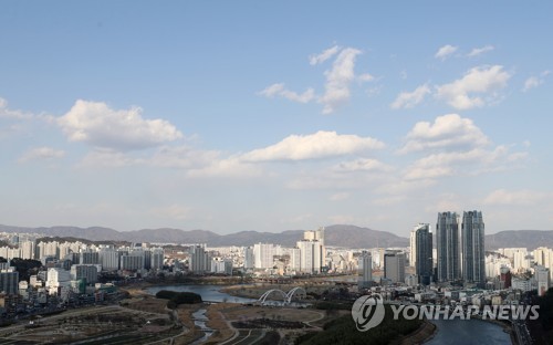 울산의 파란 하늘과 구름