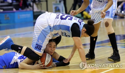 치열한 볼 다툼