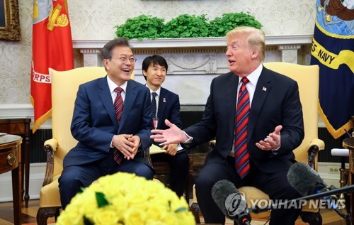 문 대통령, 11일 미 트럼프 대통령과 회담