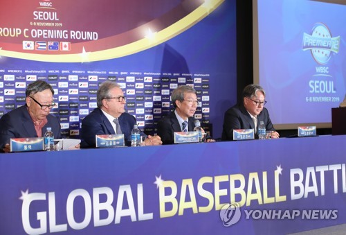 인사말 하는 정운찬 KBO 커미셔너