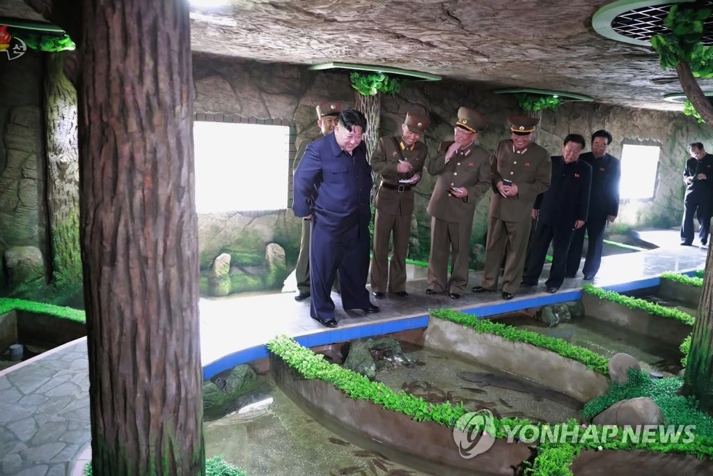 김정은, 신창양어장 현지지도