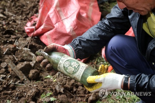 제주도, 수십 년간 방치된 한라산 쓰레기 수거