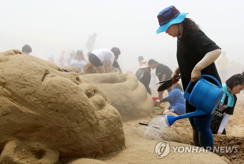 '해변 예술의 백미' 태안 모래조각 경연대회