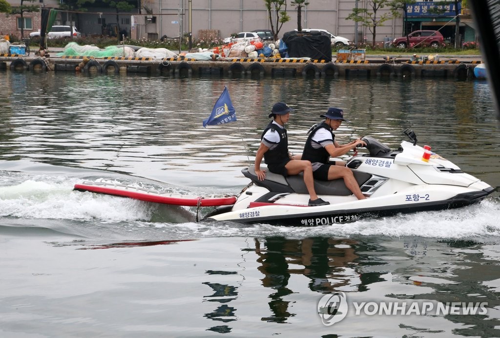 순찰하는 해경