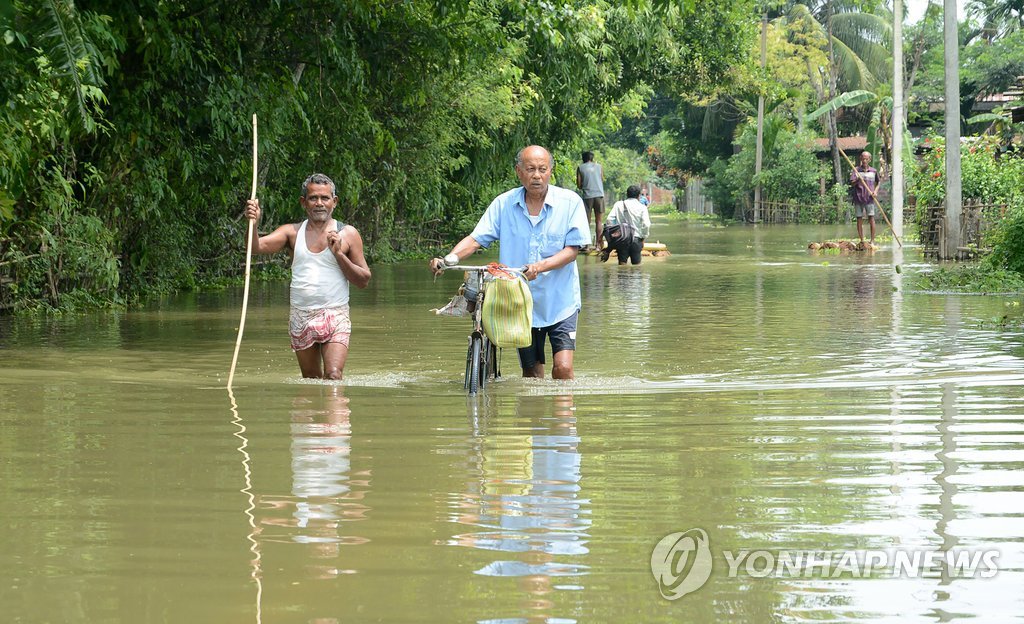 남아시아 '몬순 홍수' 피해 확산…300여명 사망