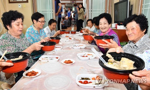 현대차 노사 "어르신들, 삼계탕 드시고 건강하세요"