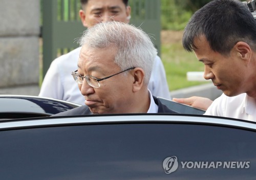 양승태 전 대법원장 '179일 만에 집으로'