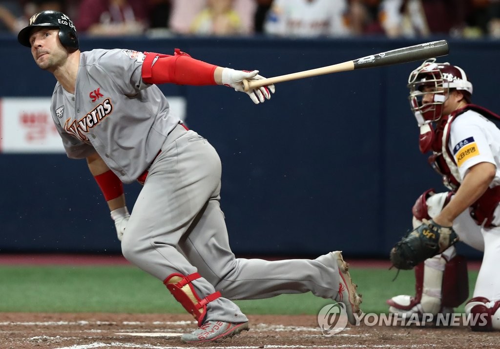 In this file photo from Aug. 8, 2019, Jamie Romak of the SK Wyverns hits a single against the Kiwoom Heroes in the top of the fourth inning of a Korea Baseball Organization regular season game at Gocheok Sky Dome in Seoul. (Yonhap)