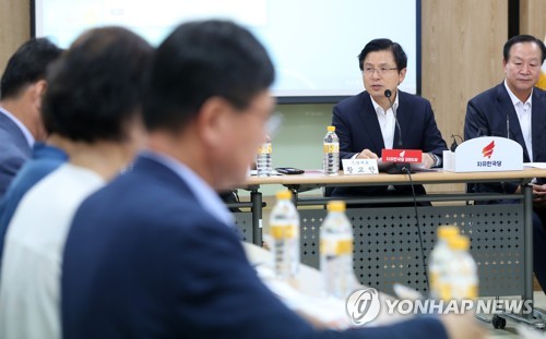 강원 소상공인 만나는 황교안 대표
