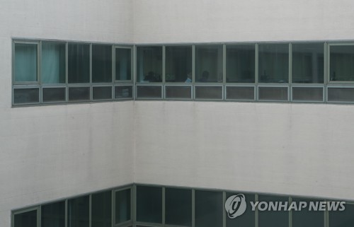 부산의료원, 조국 후보자 딸 특혜의혹 검찰 압수수색