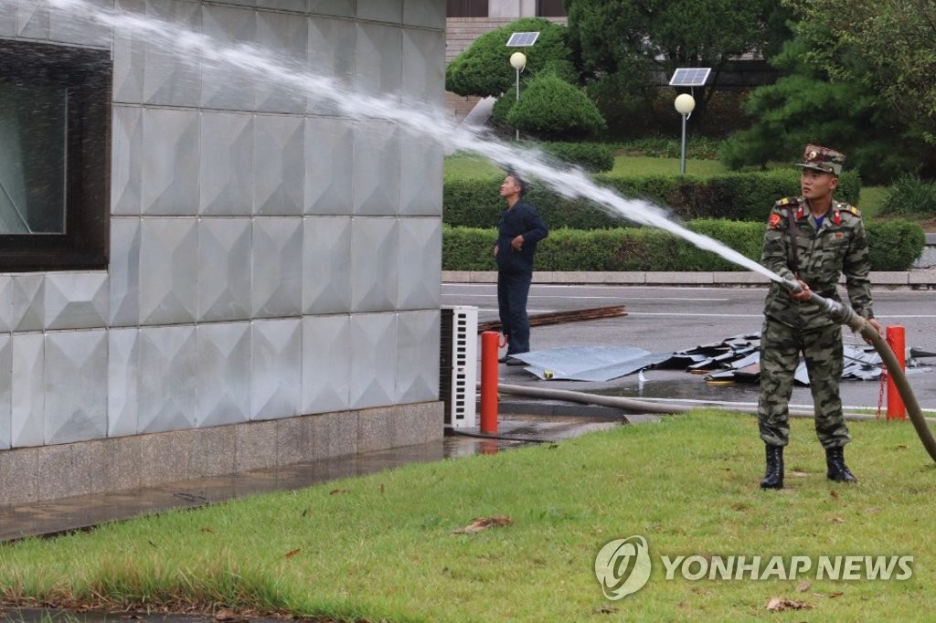 남북·유엔사, JSA 건물 피해복구…사상 첫 3자협력 보수
